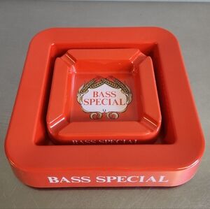 Bass Special Red Ashtray Set (2)
